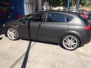 3M 1080 M12 BLACK MATTE σε Leon Cupra (2)